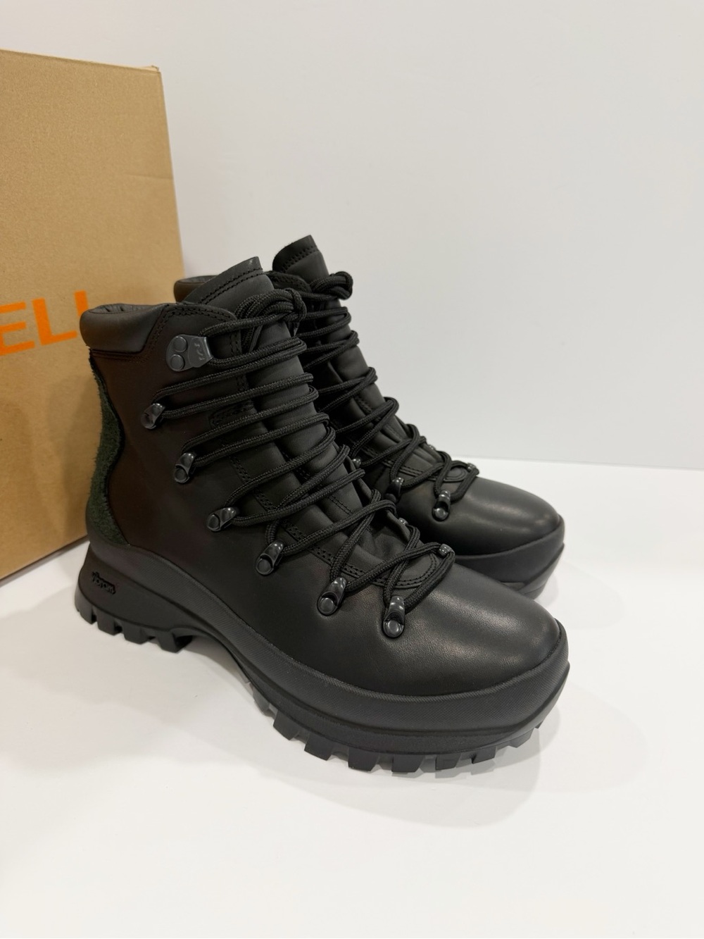 Merrell Women's Bristol Mid Leather Ankle Boots